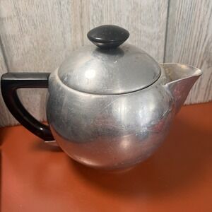 Vintage Mirro Aluminum Teapot 1526M 1 1/2 qt Made USA Mid-Century MCM Heavy Duty
